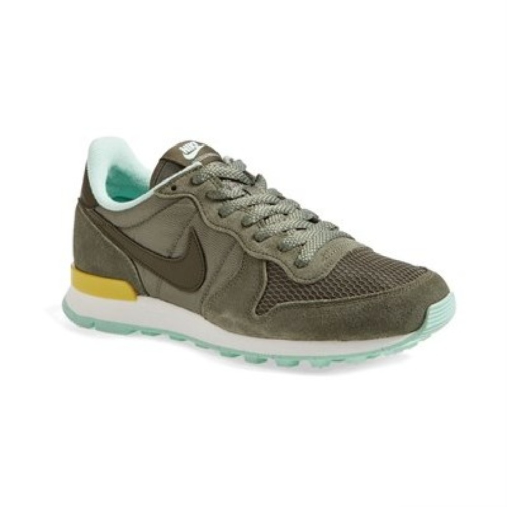 Nike Internationalist Sneaker Women Mint Green